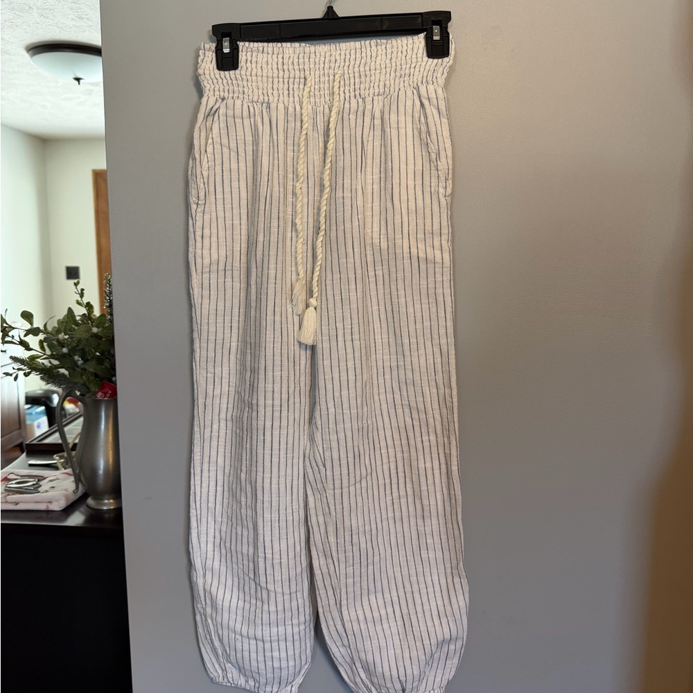 Aerie White and Blue Striped Pants